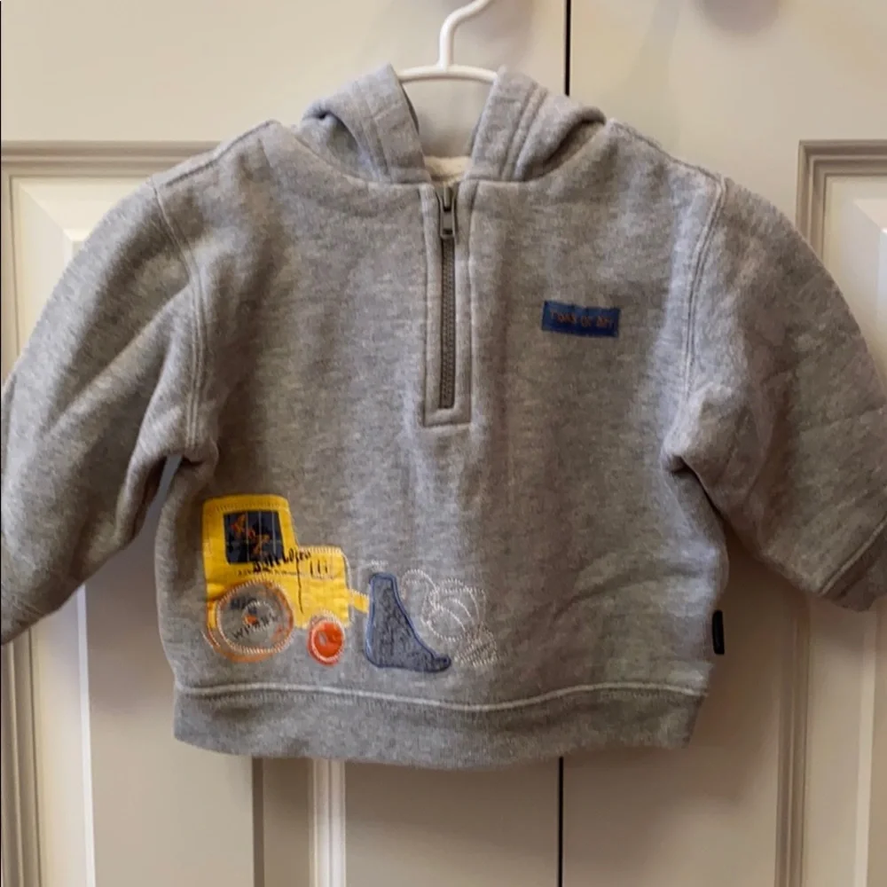 Carters Hooded boys sweatshirt 9-12 months.  Gray.
